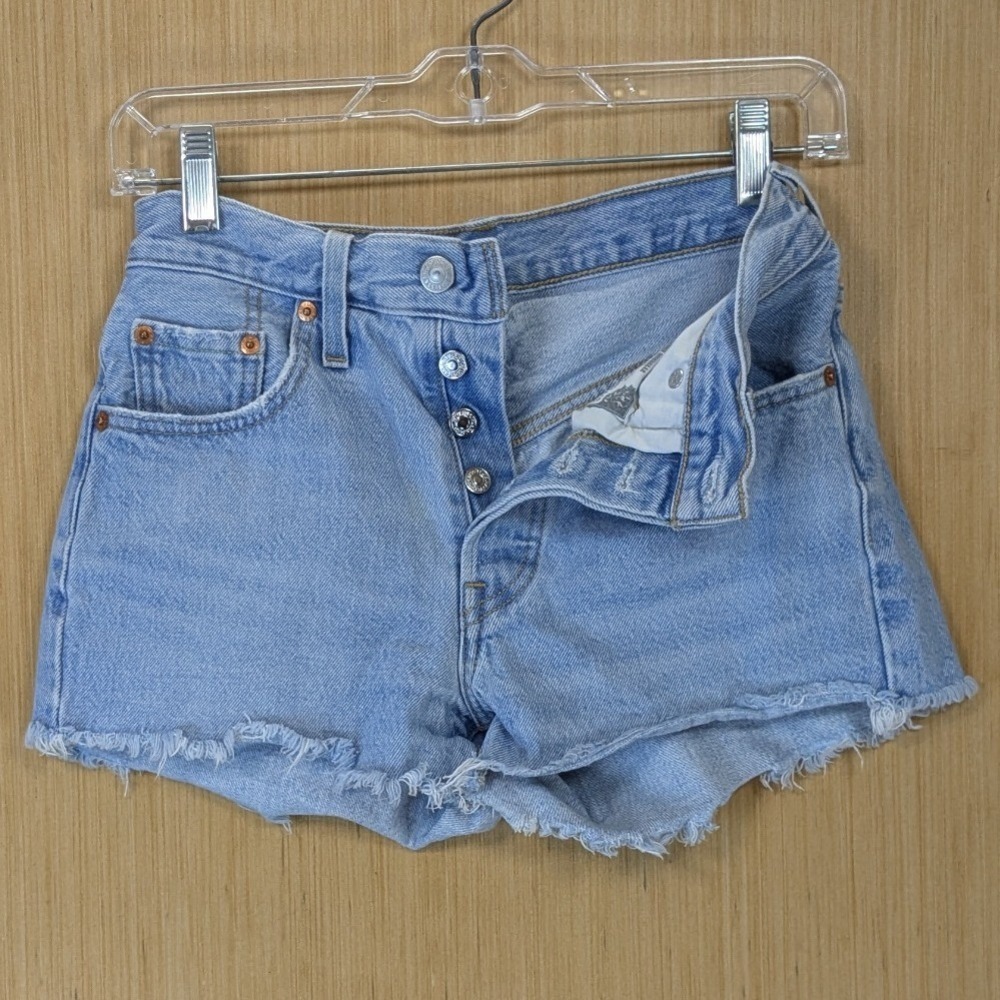 Levis 501 Original Light Wash High Rise Cut Off Denim Shorts Women 24 Button Fly